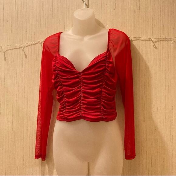 Red crop top mesh sleeves - Picture 2 of 6